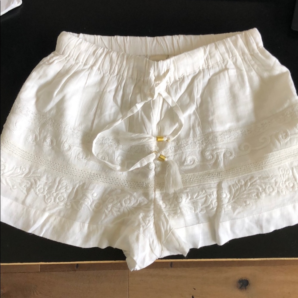 White L*Space Women’s Shorts - Size Small
